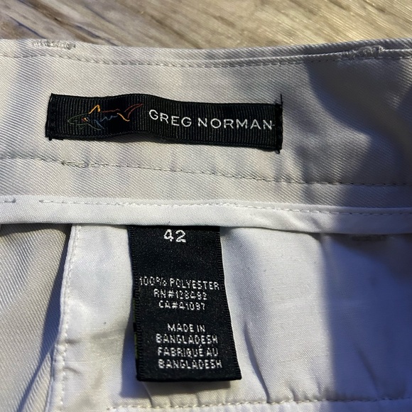 Men’s Greg Norman Khaki Shorts - Picture 5 of 5